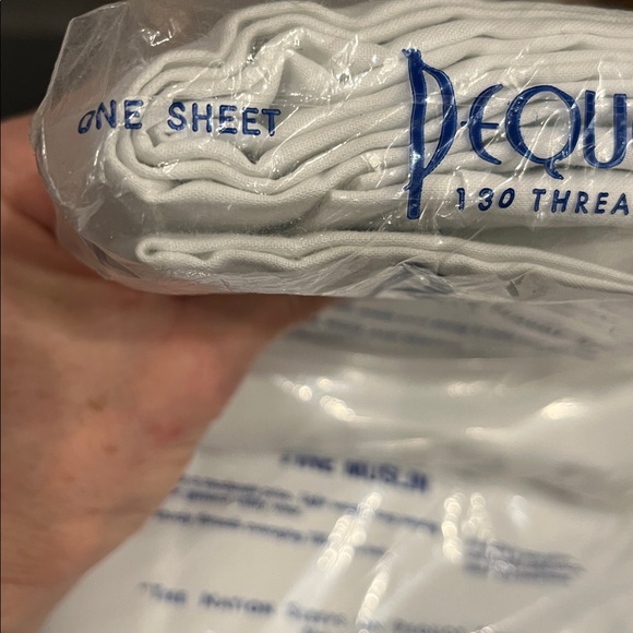 NOS Pequot Twin Flat Sheet Fine Muslin USA Vintage All Cotton - Picture 2 of 6